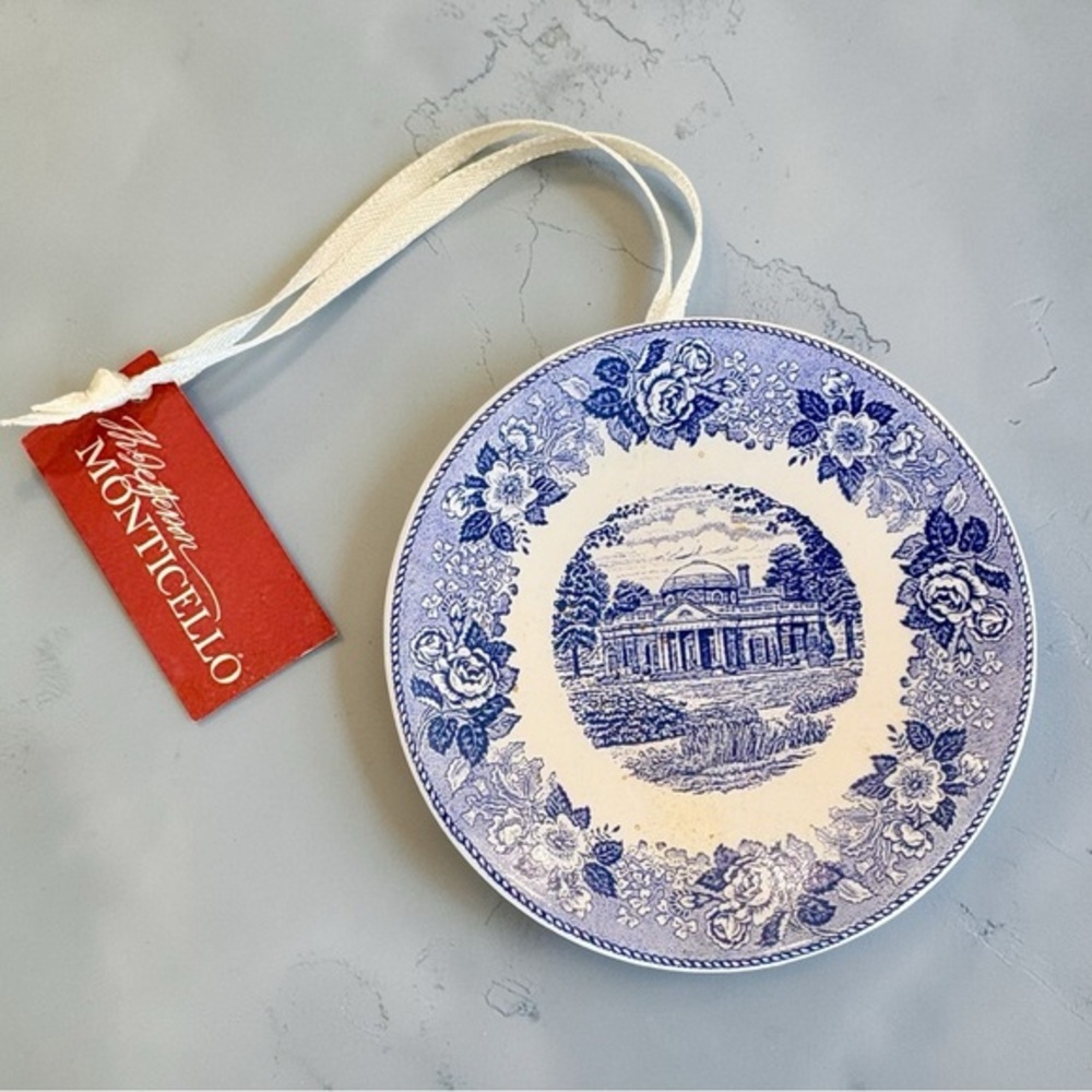Monticello Christmas 2008 Ornament Miniature Blue & White Plate on White Ribbon